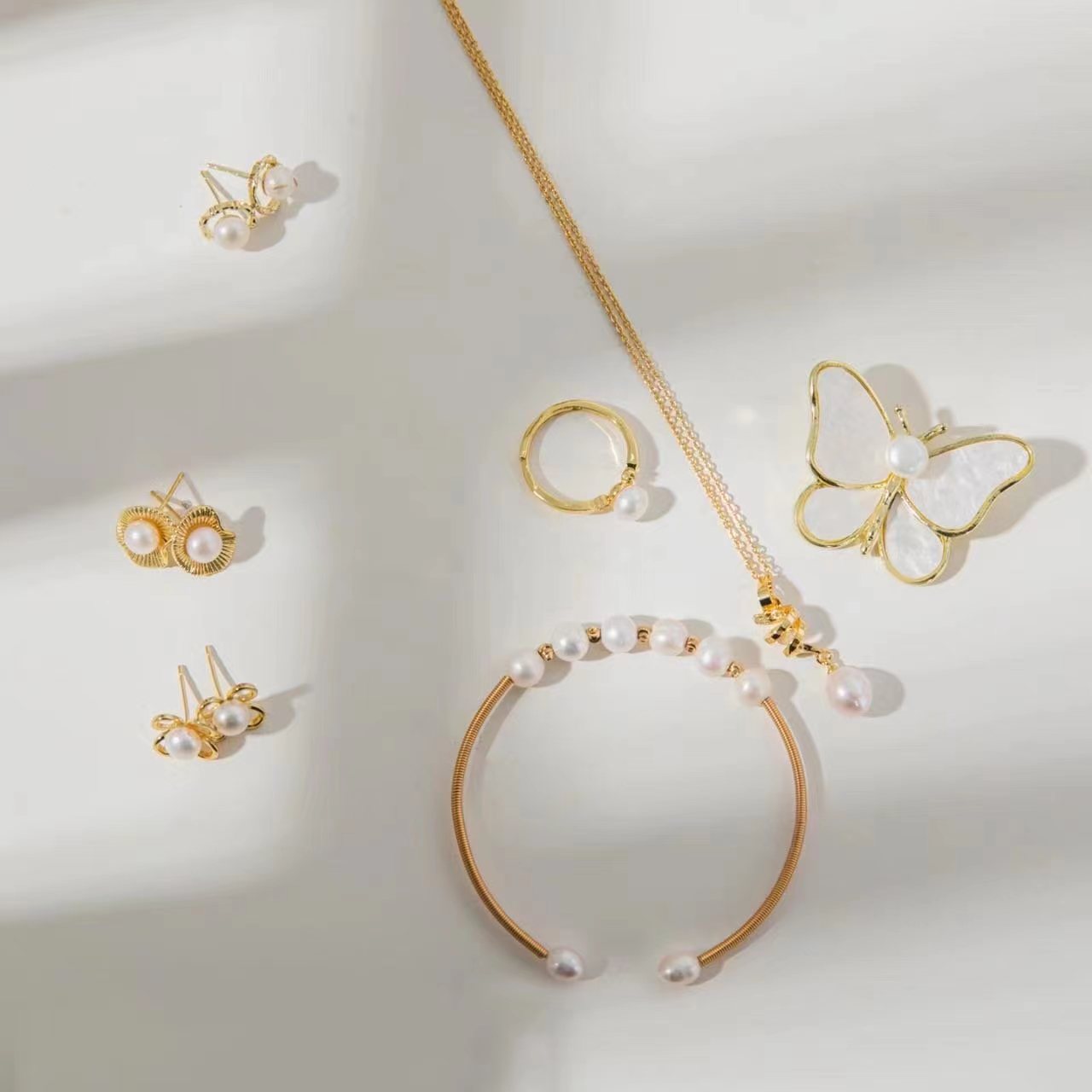 Freshwater Pearls Jewelry Set
